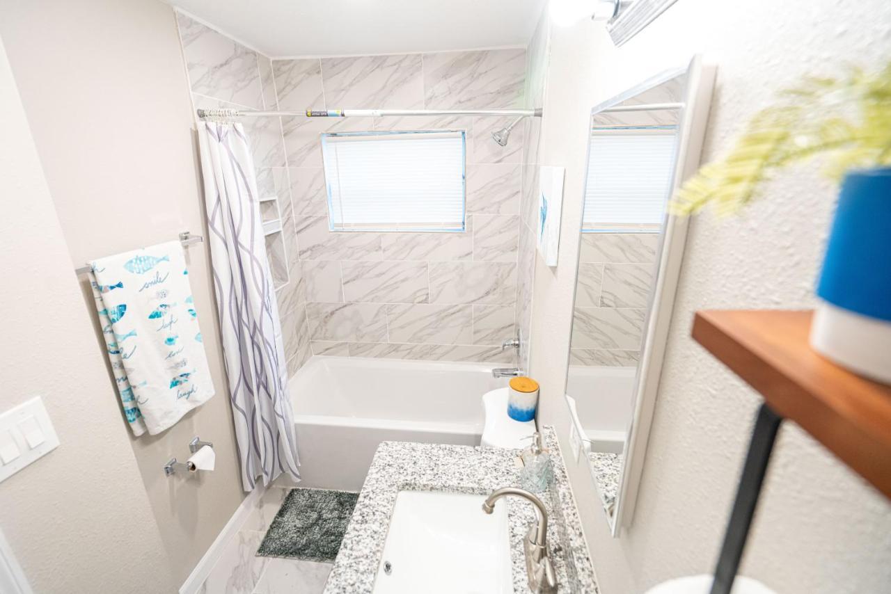 University Serenity Suites Tampa Esterno foto